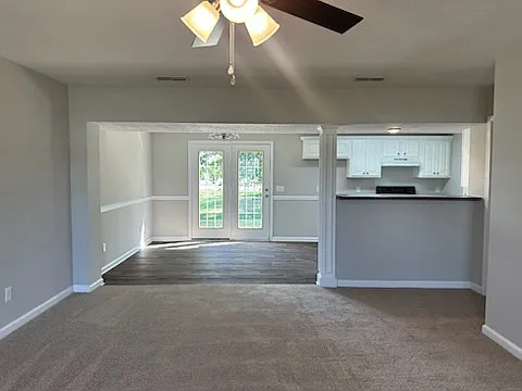 3 bed, 2.5 bath, 1800 sqft, $2,025 — Photo 4