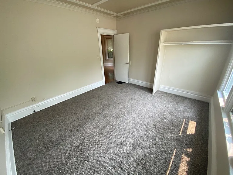 855 Alexander St SE — Photo 5