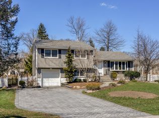 19 Tilghman Dr, Glen Rock, NJ 07452