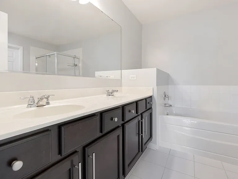 1022 Ravendale Ct — Photo 16