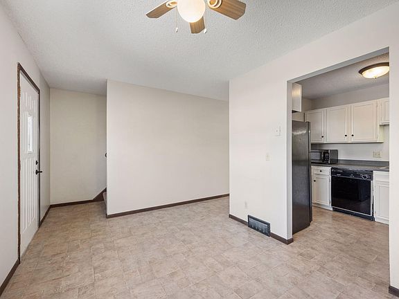 5th image of 919 Ridge Dr SE