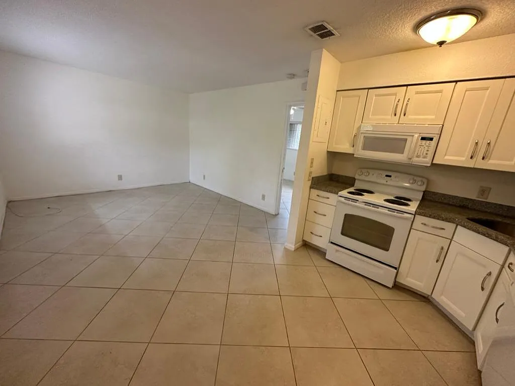 1 bed, 600 sqft, $1,495 — Photo 2