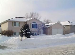 105 W Elm St, Brandon, SD 57005