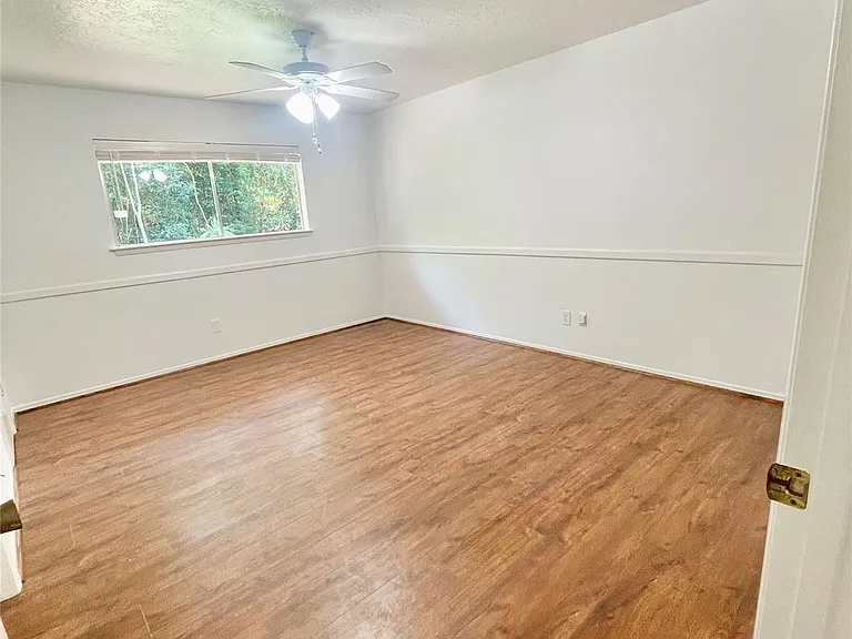 3126 Village Woods Dr — Photo 10