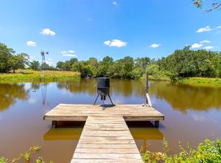 4925 Burke Rd, Flatonia, TX 78941