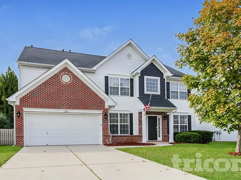 1324 Pondhaven Dr — Photo 1