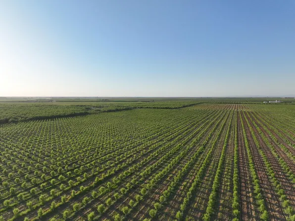 11890 E Monte Vista Ave, Denair, CA 95316