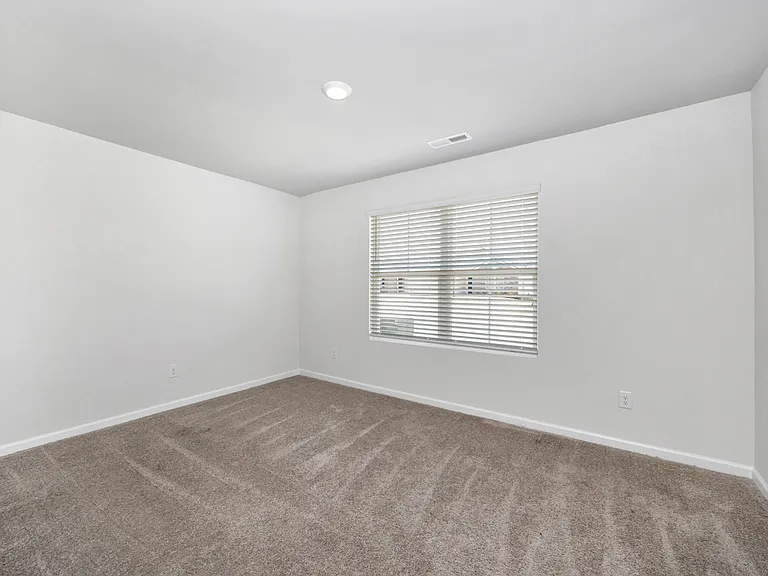 4021 Ryan Dr SW — Photo 9