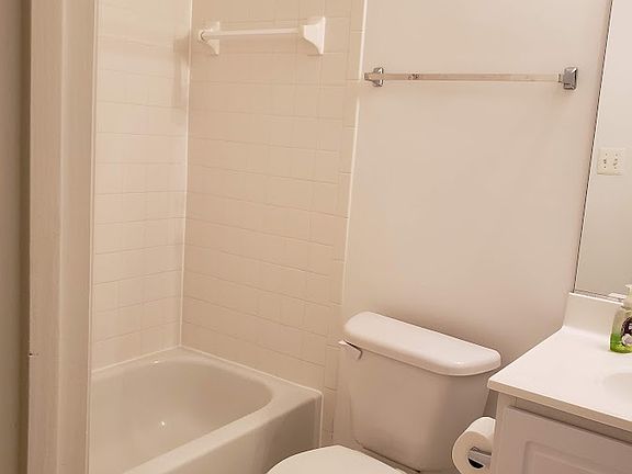 4th image of 3826 Elbert Ave