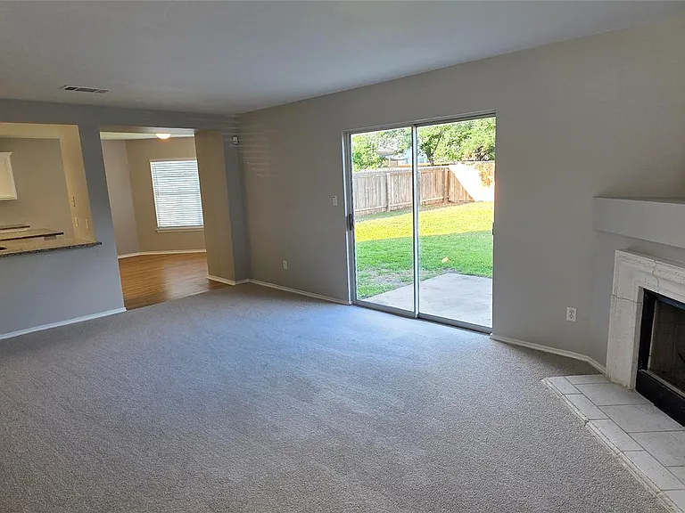 3037 Bradford Park Dr — Photo 5