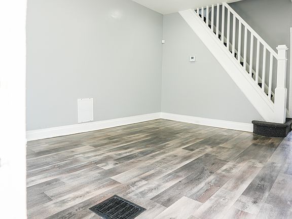 3rd image of 3534 E Fairmount Ave