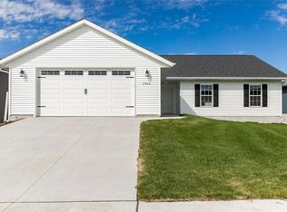 2906 Belle St SW, Cedar Rapids, IA 52404