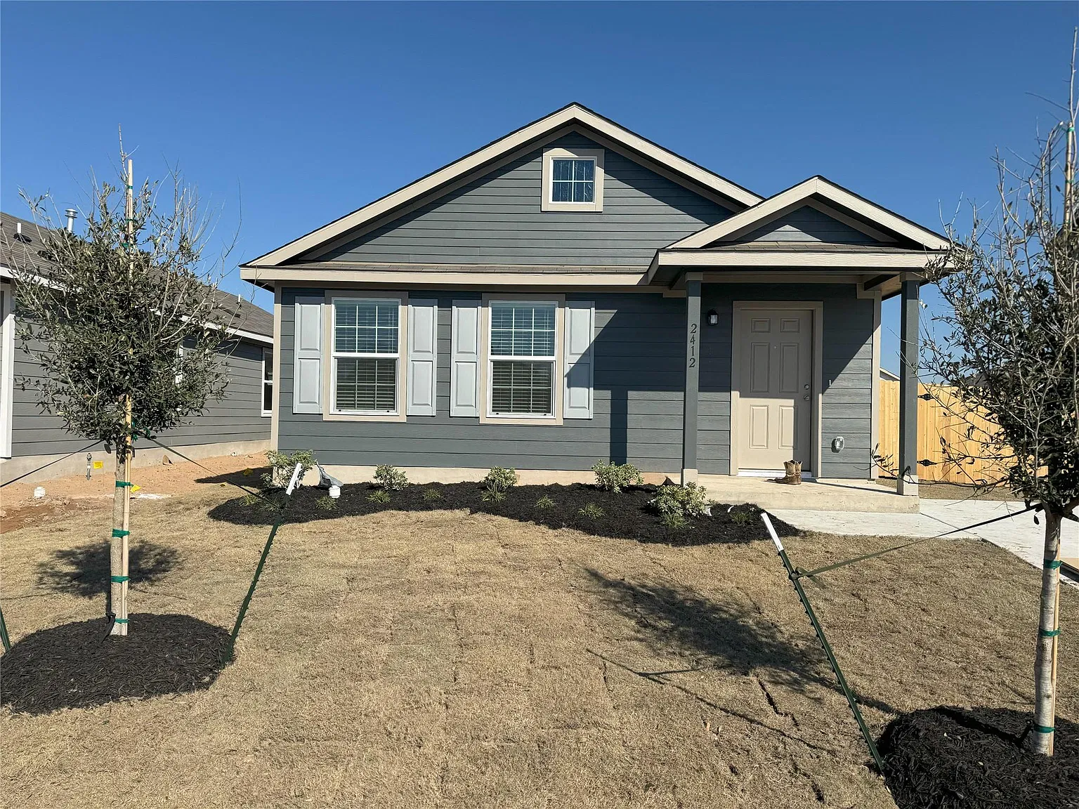 3 bed, 2.0 bath, 1450 sqft, $1,750 — Photo 1