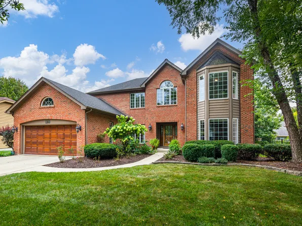 920 Sanctuary Ln, Naperville, IL 60540