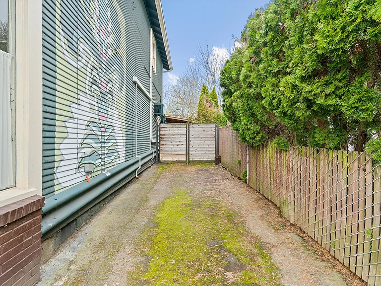 7015 N Greeley Ave #B — Photo 14