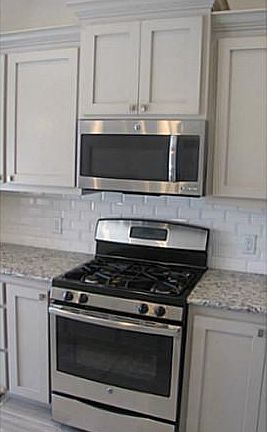 5th image of 308 SW 172nd Crk