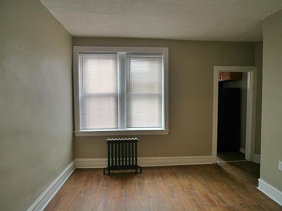 5th image of 176 W Thelma St