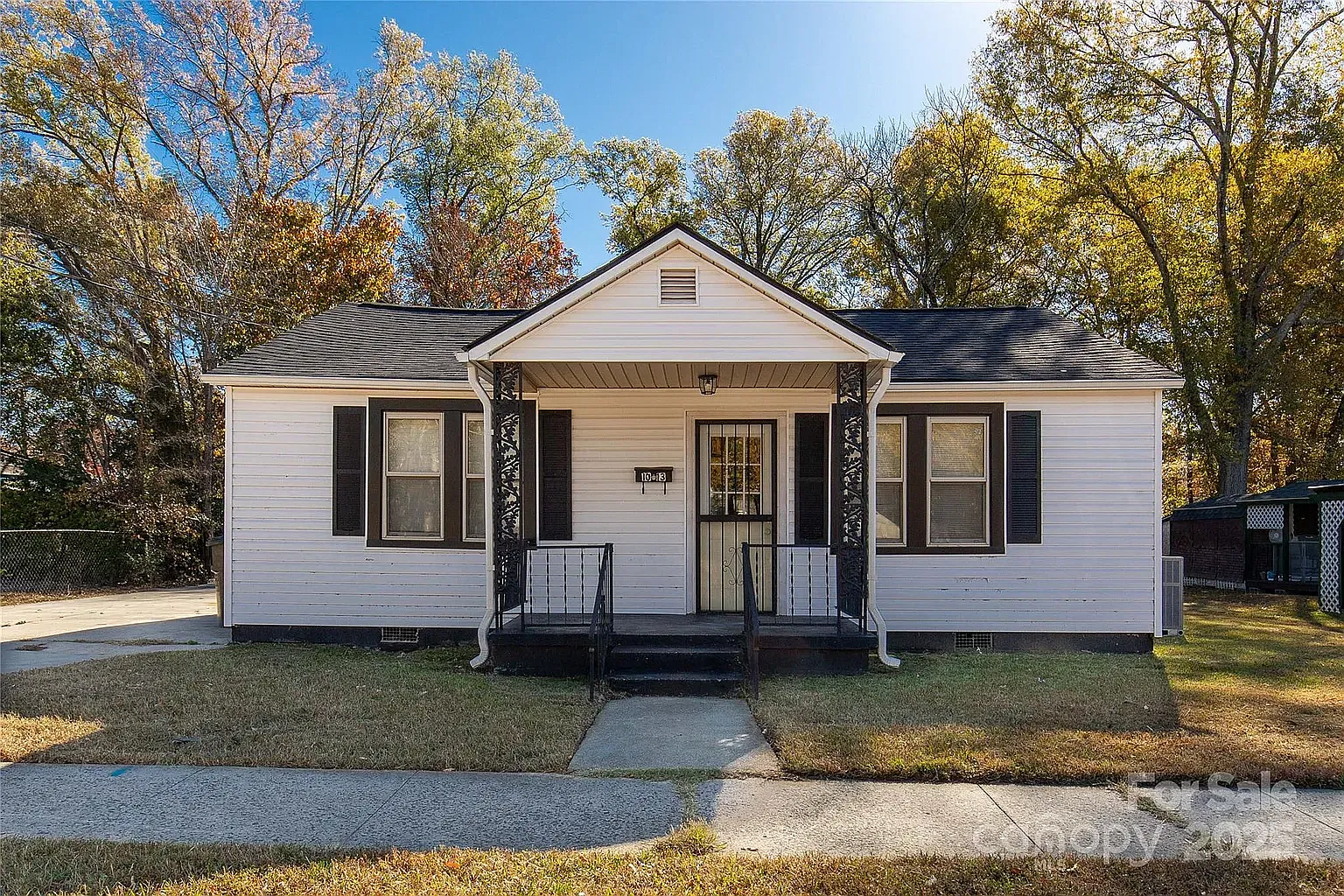 1013 Martin Ave — Photo 1