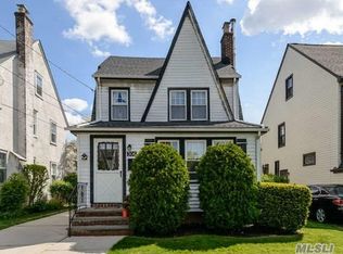 306 Marcellus Rd, Mineola, NY 11501