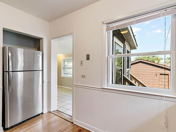 5th image of 1428 Elgin Ave
