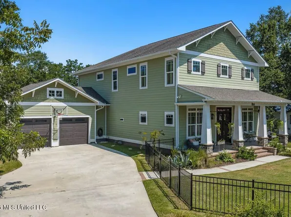 504 Dewey Ave, Ocean Springs, MS 39564