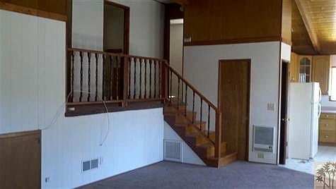 4th image of 284 Delle Dr