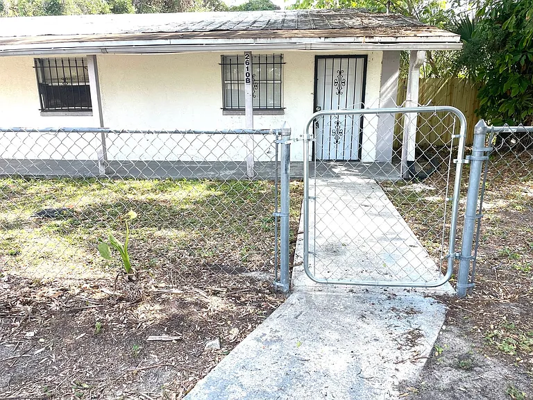 2610 Durham St — Photo 10