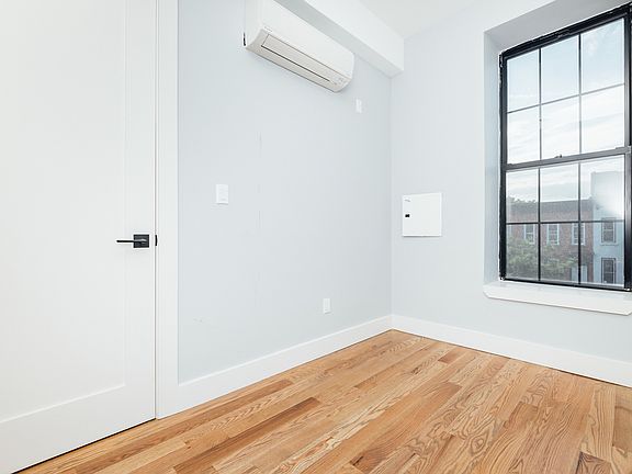 5th image of 234A Vernon Ave #2S