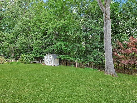 5th image of 42 Briarwood Drive