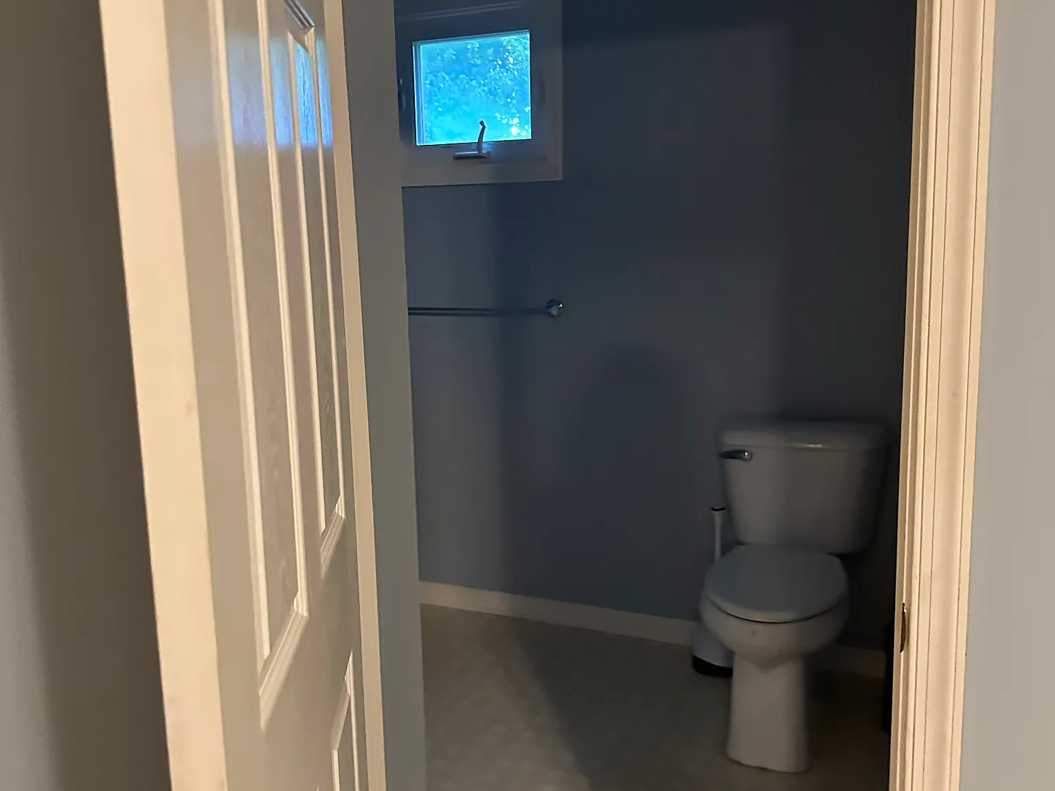 4 bed, 2200 sqft, $3,000 — Photo 4