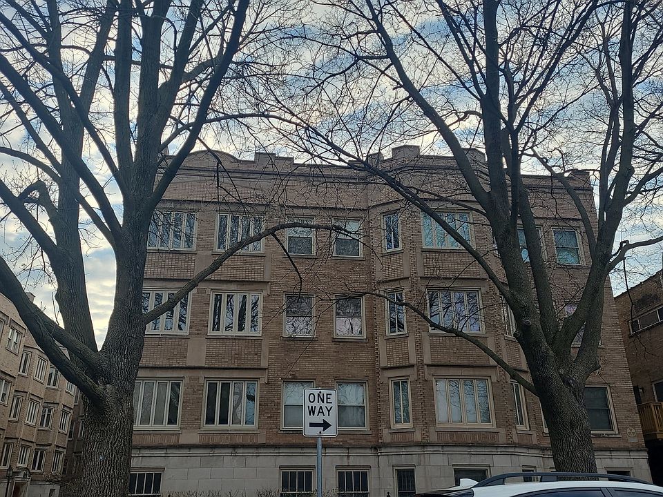 1st image of 4211 N Paulina St APT 3B