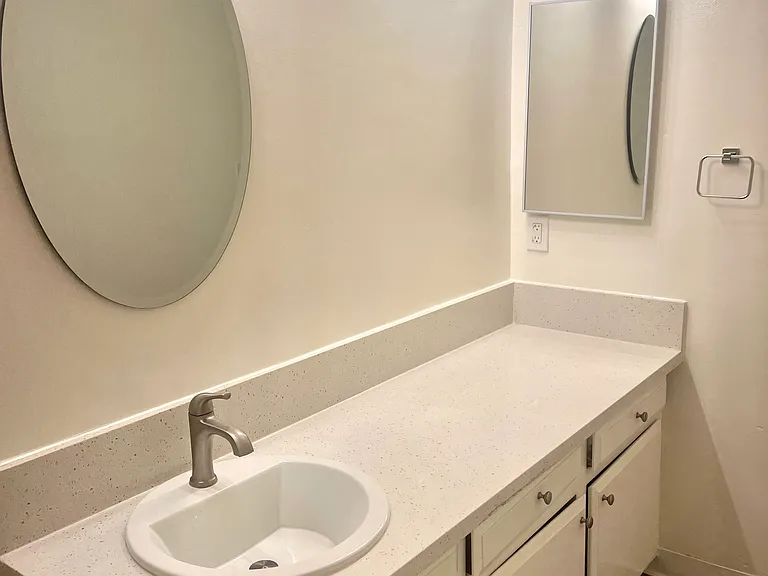 4534 Los Feliz Blvd #205 — Photo 17