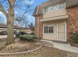 515 Longshore Dr APT A, Ann Arbor, MI