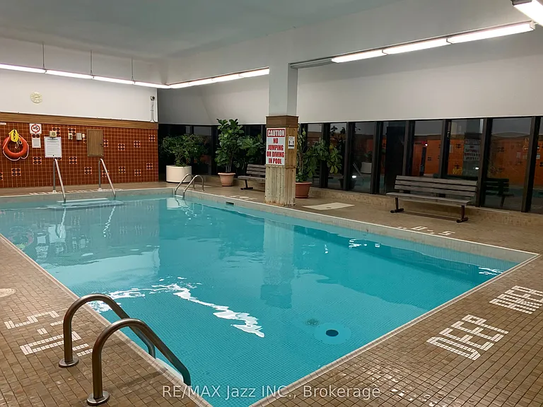 55 William St E #716 — Photo 23