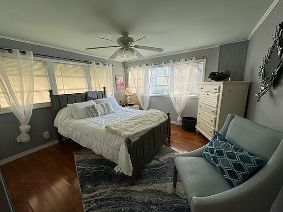 5th image of 64 Shoreland Dr