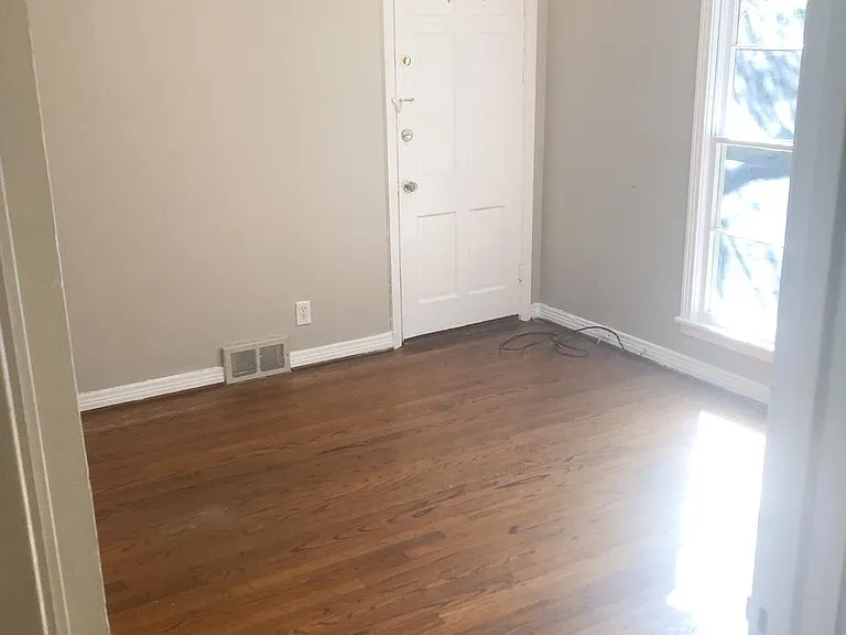 4414 Holland Ave — Photo 12