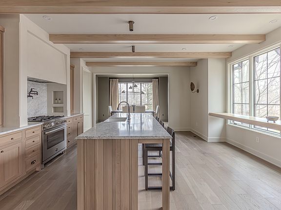 2nd image of 2333 Nowland Ave