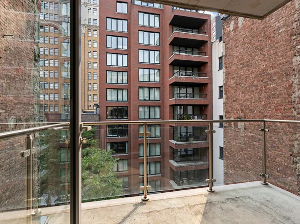 83 Walker Street image 9 of 13