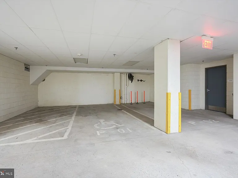 1311 13th St NW #Penthouse 1 — Photo 18