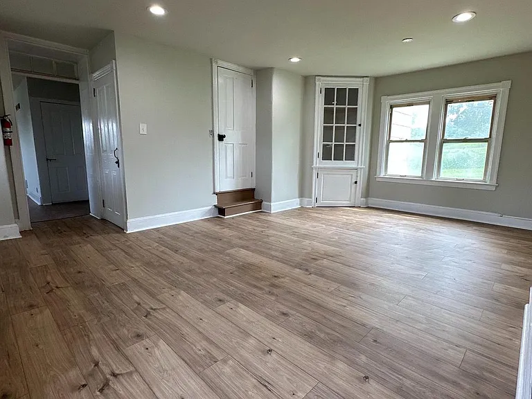 104 S Limekiln Pike — Photo 3