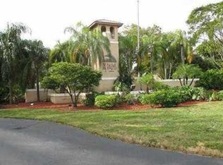 9467 Palm Cir N, Hollywood, FL 33025