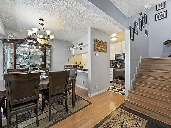 4th image of 2526 Home Crest Dr