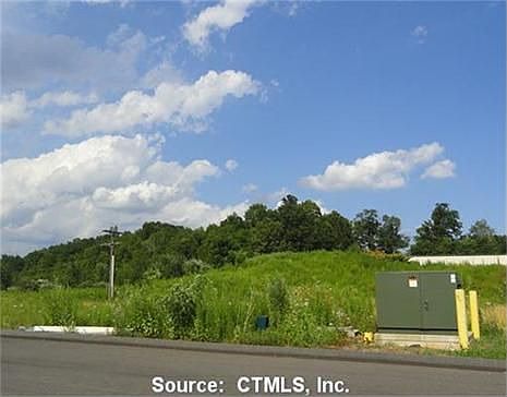 2nd image of 600 Four Rod Rd Ste 8