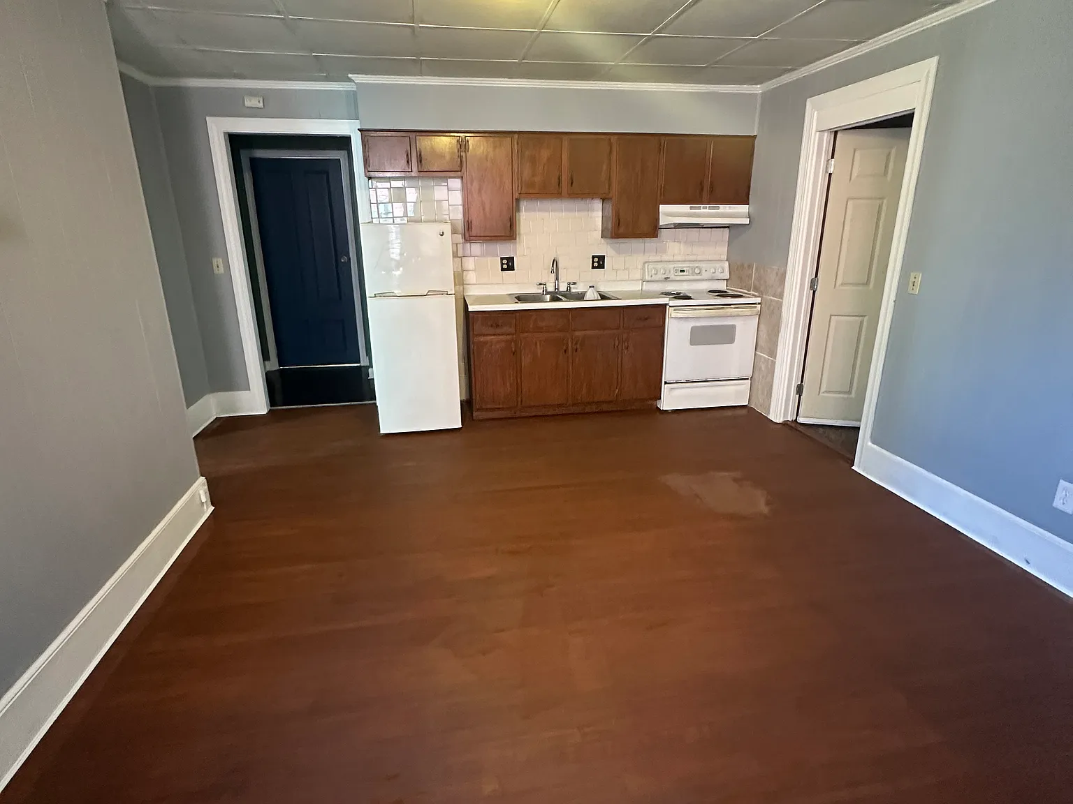 1 bed, 1200 sqft, $1,300 — Photo 1