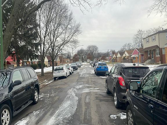 4th image of 438 W 126th Pl