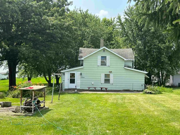 W10663 Blackhawk Trl, Fox Lake, WI 53933