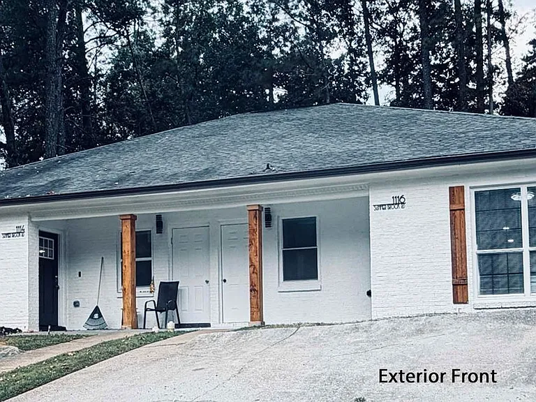 1114 Summer Brook Rd #B — Photo 1