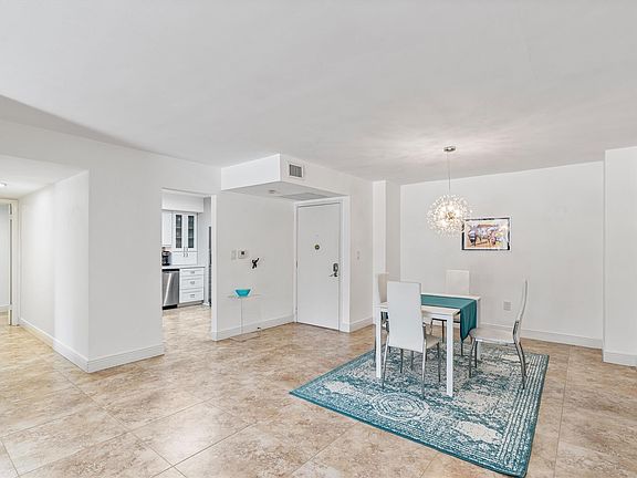 5th image of 2806 N 46th Avenue #D239