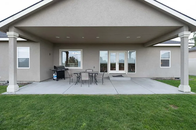 Tanglewood Dr — Photo 30
