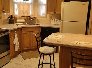 208 Queen Palm Dr, Naples, FL 34114